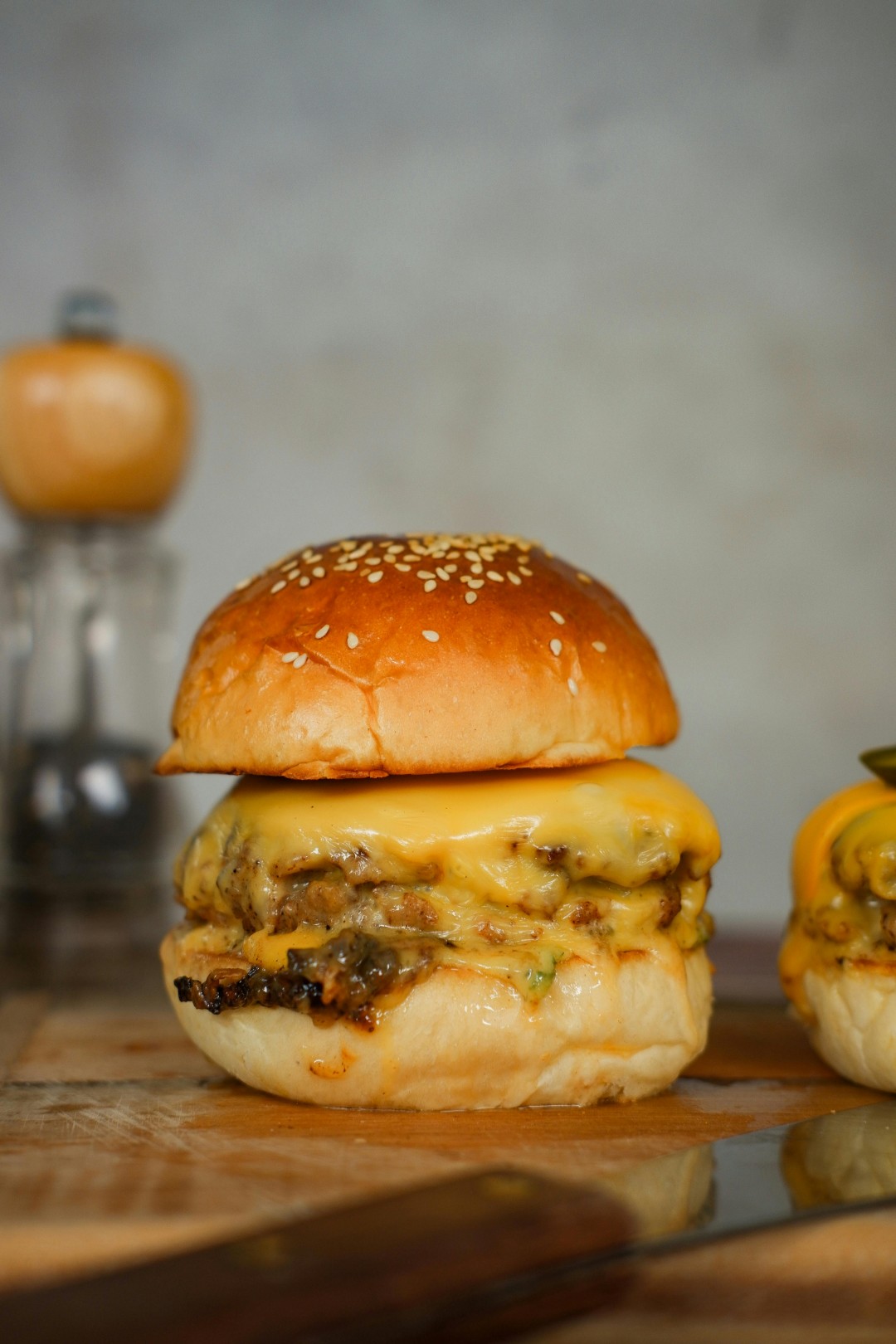 THE CLUCK-CLUCK BURGER